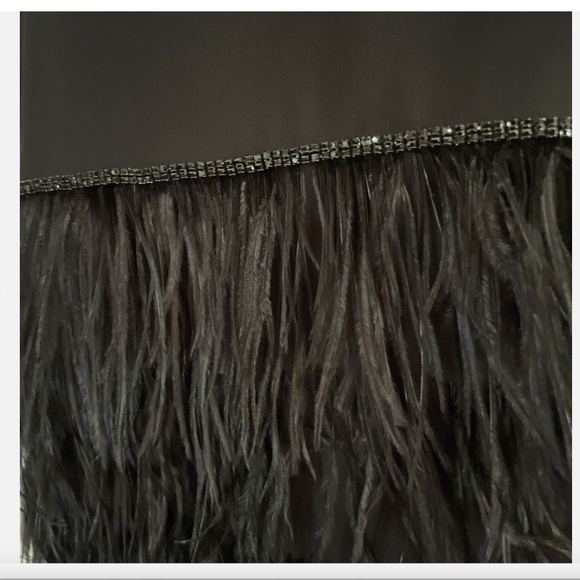 Tahari Black Jewel Neck Sheath Cocktail Dress Ostrich feather Sz 8 - Picture 5 of 9